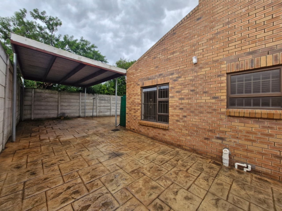 To Let 3 Bedroom Property for Rent in De Oude Spruit Western Cape